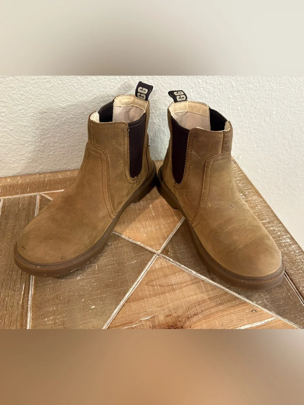Ugg Kids Bolden Chelsea Weather Boots Size 4 Youth Waterproof Chestnut Brown